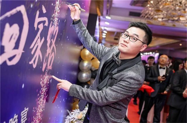 【高光“疫”事】勇敢逆行的特殊“网约车”——尊凯实业90后，用信念打通生命运输线